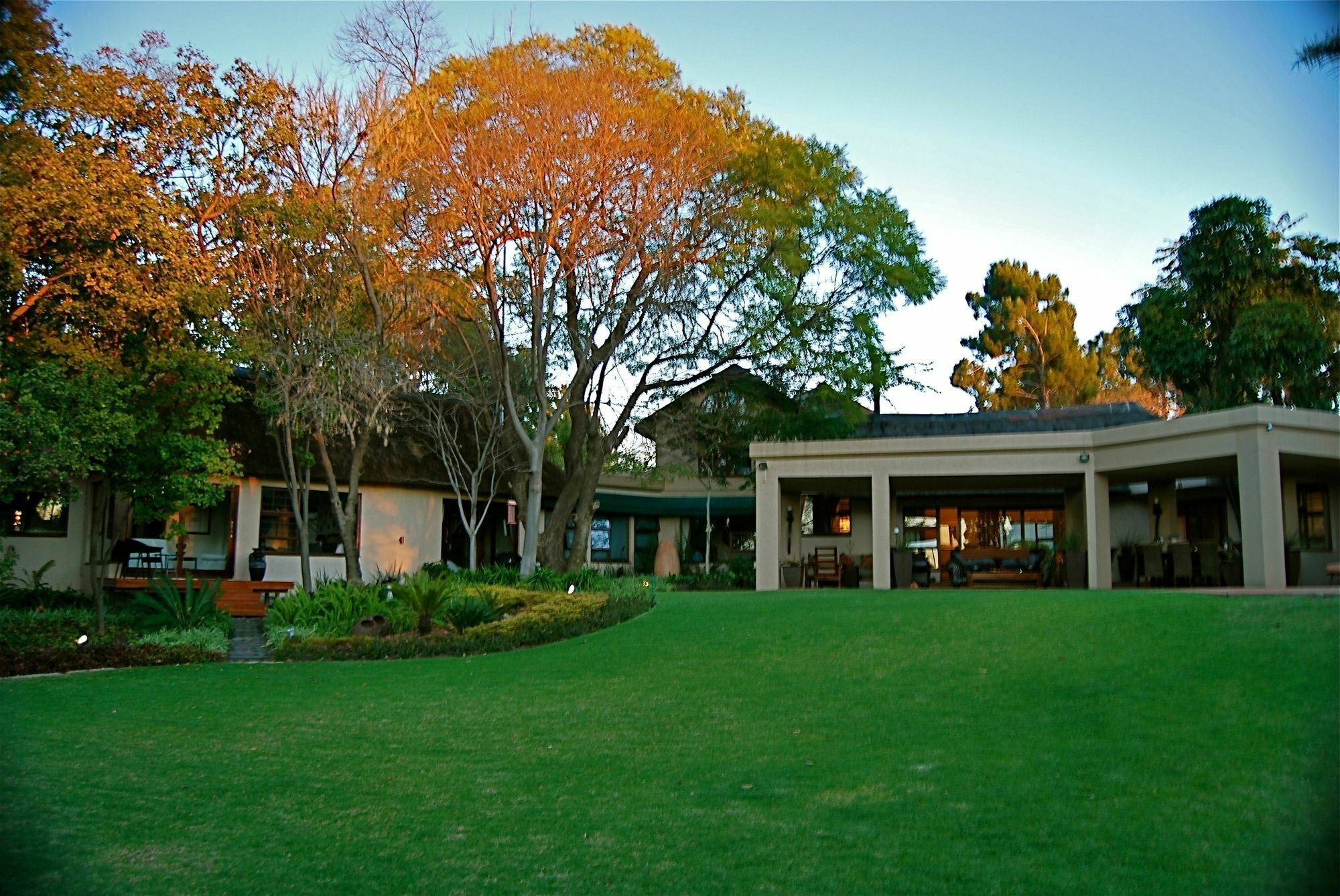 Lourie Lodge Sandton Eksteriør bilde